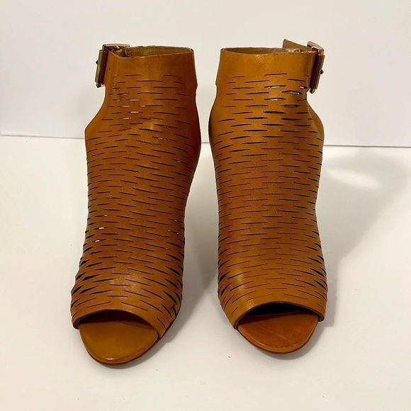 Vince Camuto Heels - Picture 2 of 9